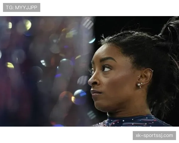 看西蒙·拜尔斯训练那架势，我感觉自己上健身房都成喜剧演员了