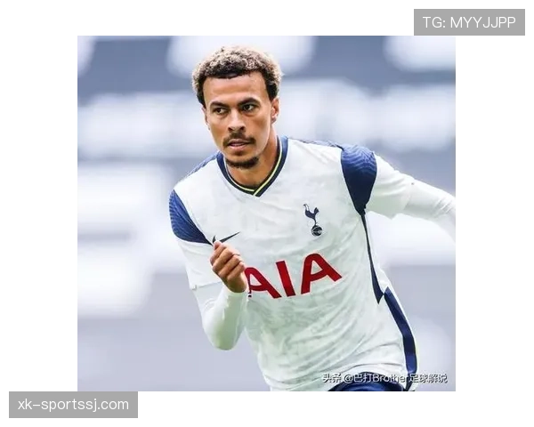 克鲁伊夫连续高效直塞撕开防线引领国家队进攻角色转变